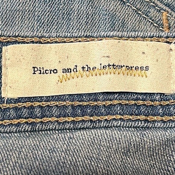 Anthropologie Pilcro Mid-Rise Distressed Boyfriend Denim Jean Shorts Size 25 - Picture 4 of 9